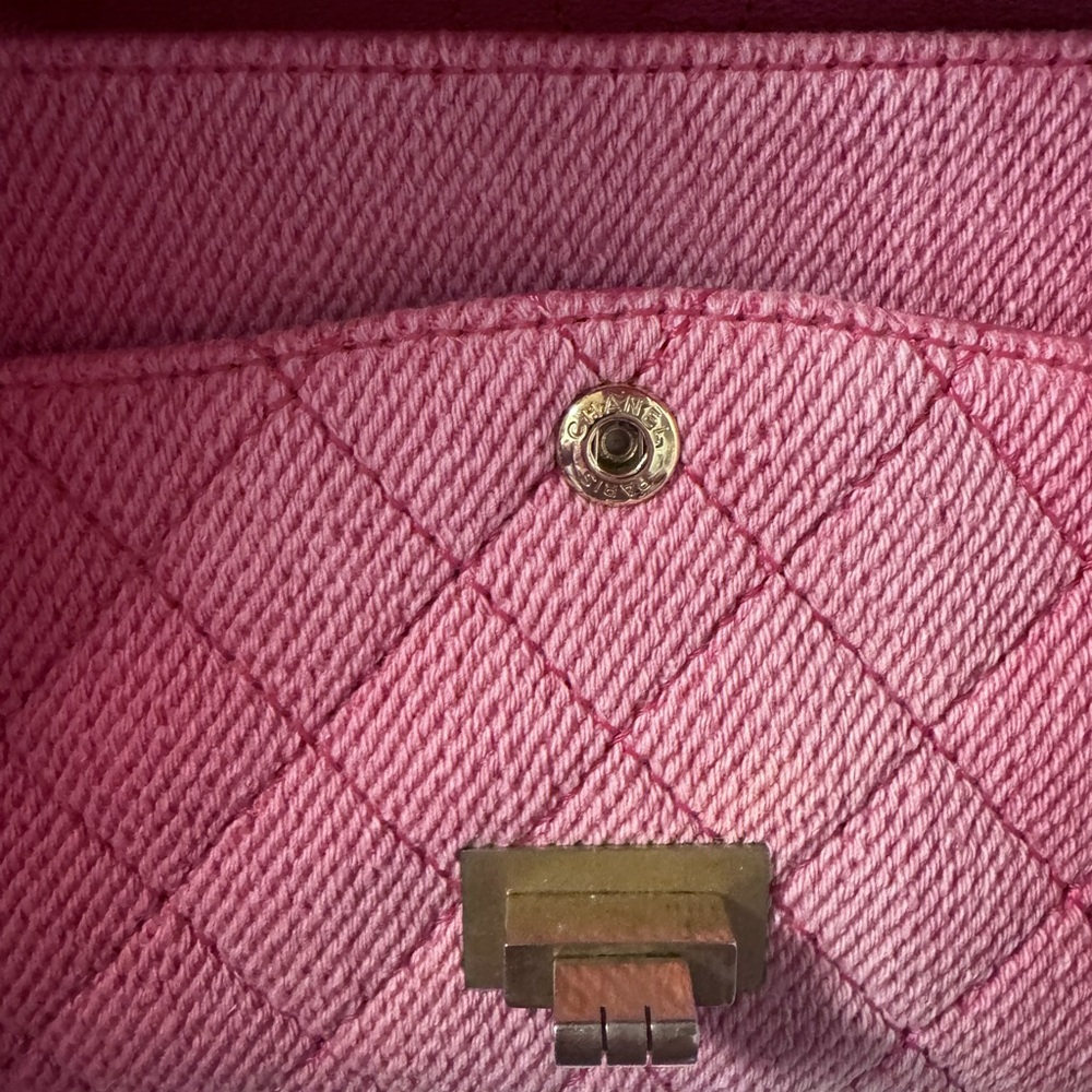 Chanel - Picture 4 of 5